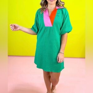 THML Green Contrast Collared V
Neck Puff Sleeve Dress - Small